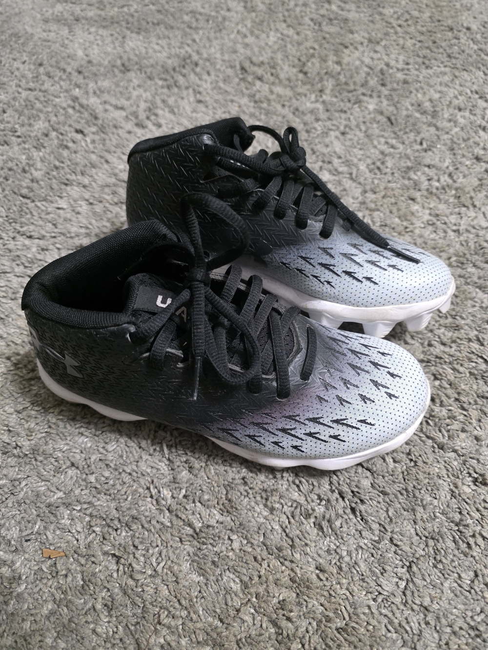 Under Armour Kids' Black and White Gradient Cleats